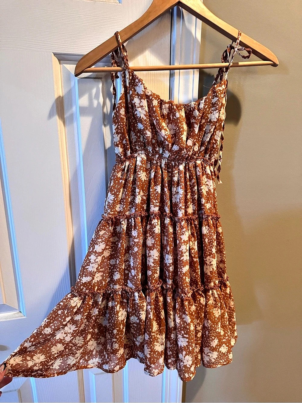 Blu pepper Floral Mini Dress in Brown & White Size Small